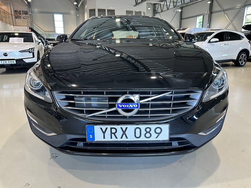 Bild 2 av Volvo V60 D6 Twin Engine AWD Classic,Summum/ Drag / Taklucka /VOC