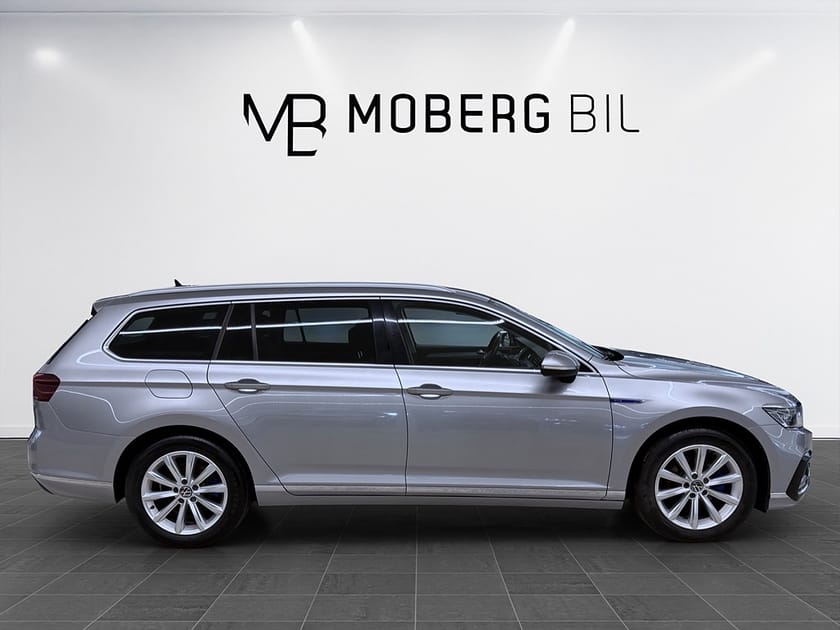 Bild 3 av Volkswagen Passat Sportscombi GTE SC 218hk Executive Navi Drag B-Kamera
