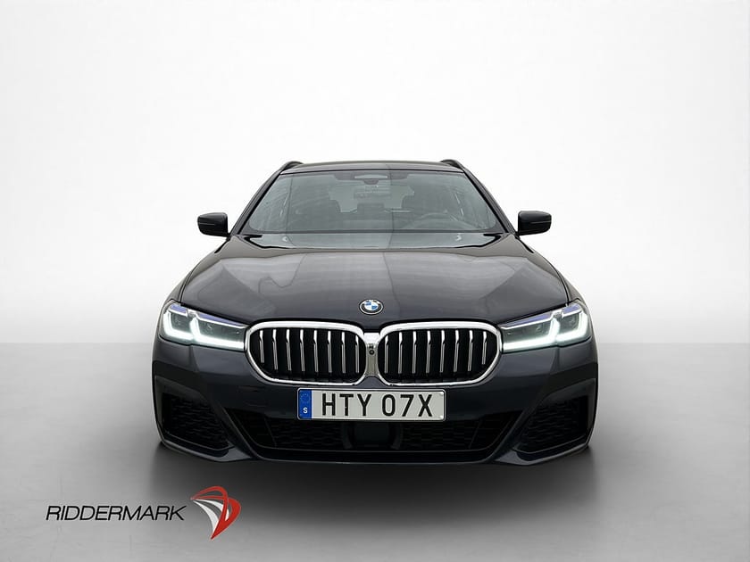 Bild 2 av BMW 530e xDrive Touring M Sport Laser HUD H/K Läder 360°-3d Nav Drag