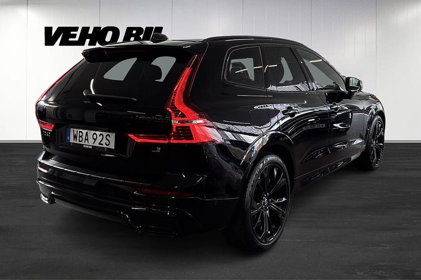 Bild 3 av Volvo XC60 Recharge T8 AWD Ultimate Dark Lufjädring B&W 360° Pano