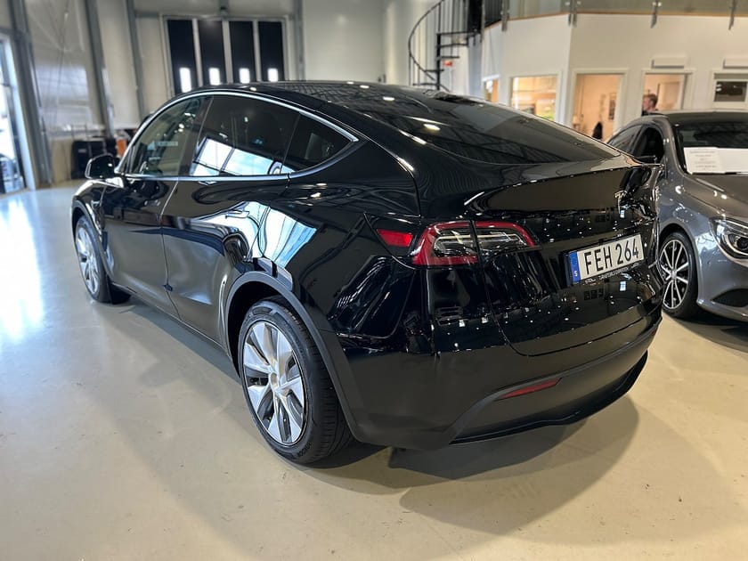 Bild 4 av Tesla Model Y Long Range AWD 514hk / Drag / Moms