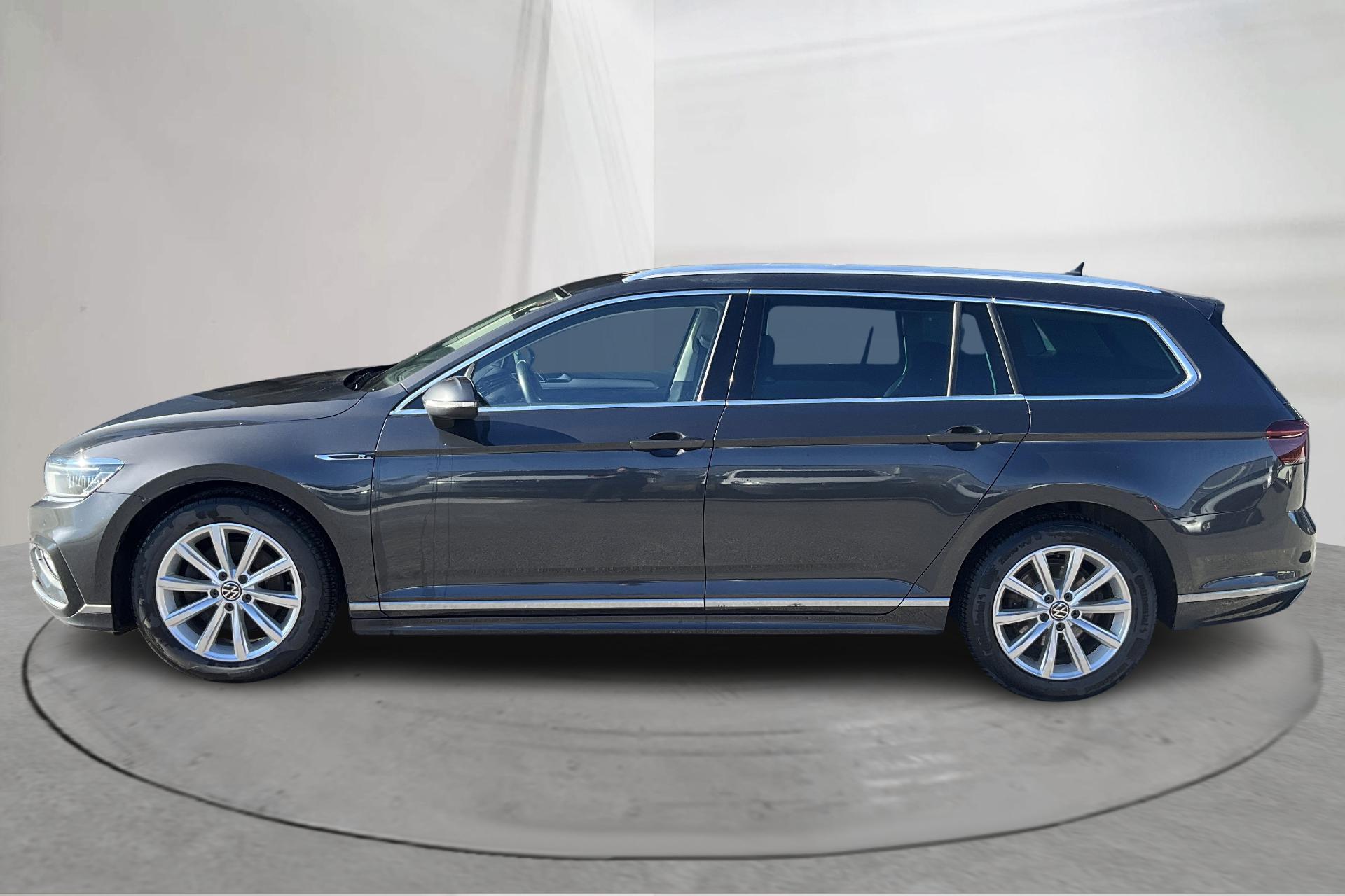Volkswagen Passat 2022, bild 2/10
