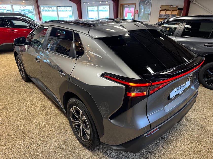 Bilde 3 av Toyota bZ4X AWD Active Tech