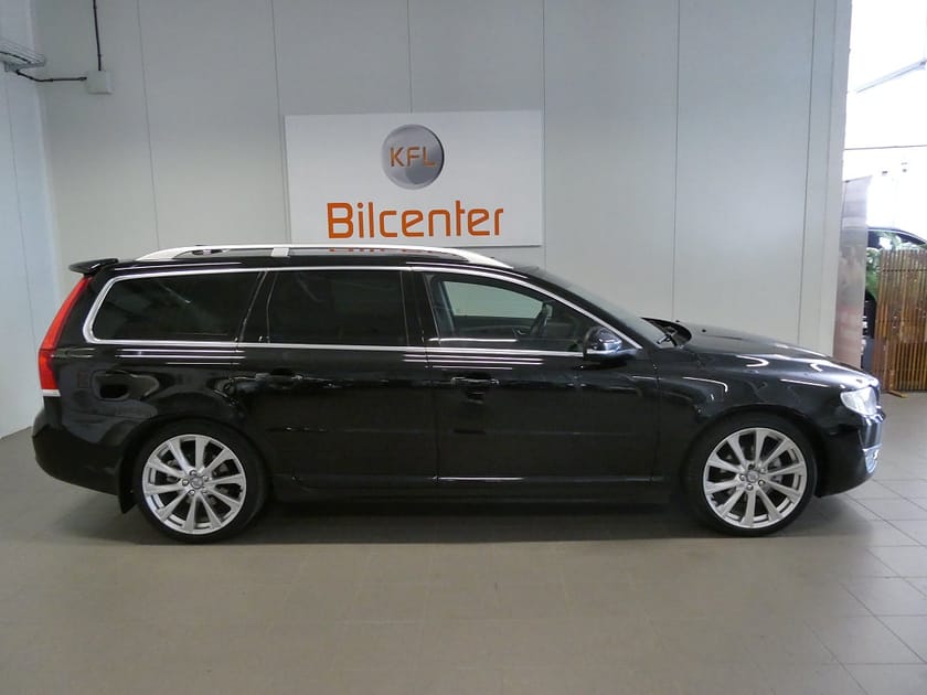 Bild 3 av Volvo V70 D4 Classic, Summum VOC-Drag-Skinn-Värmare-SoV