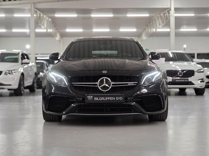 Bild 2 av Mercedes-Benz AMG E 63 S T 4MATIC+