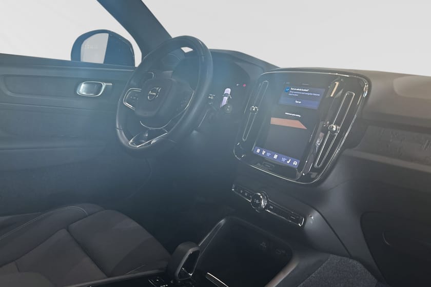 Bild 5 av Volvo XC40 Recharge Core Edition Drag B-Kamera Carplay