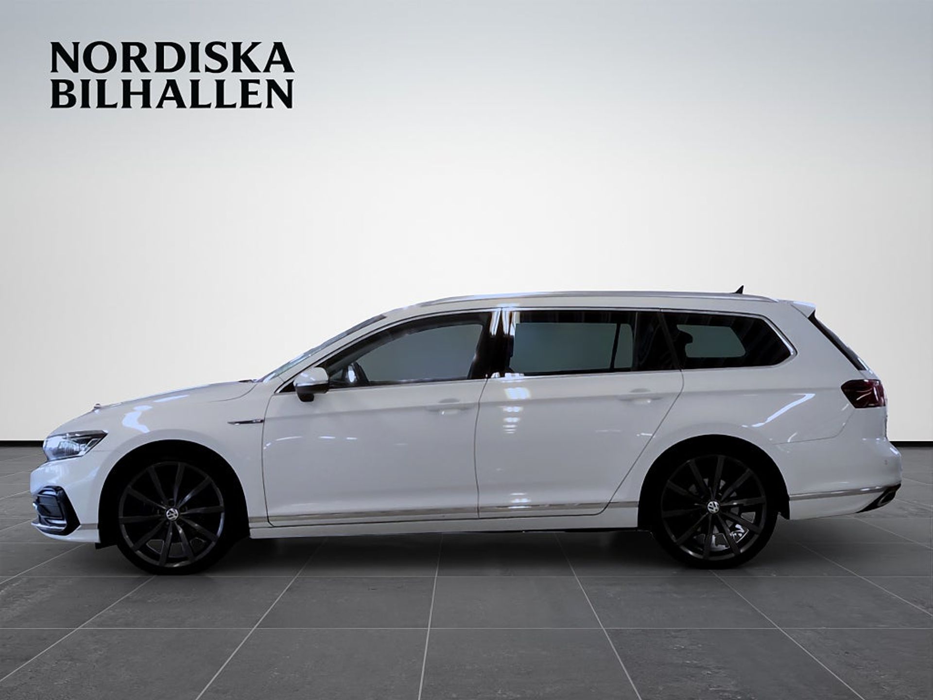 Volkswagen Passat 2020, photo 4/10
