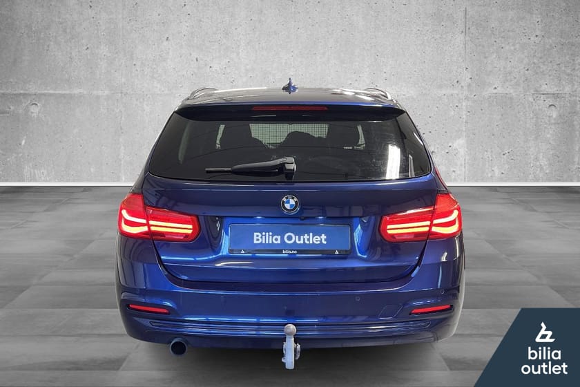 Bilde 5 av BMW 318i Touring Sport Line, Automat, Kamera, Navi, H-feste++