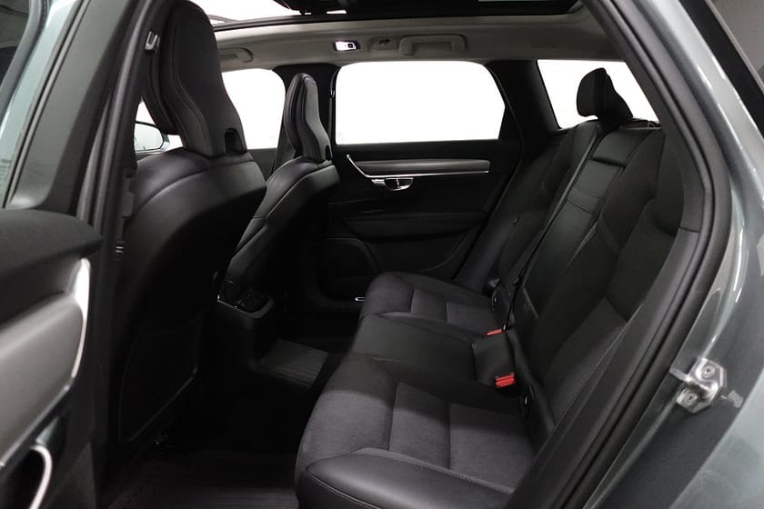 Bild 5 av Volvo V90 T8 Twin Engine AWD Pano Drag P-Värme Adap-F Orrefors