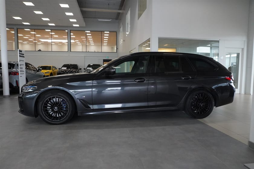 Bild 3 av BMW 540d xDrive Touring Ultimate Värmare Laser B W Drag