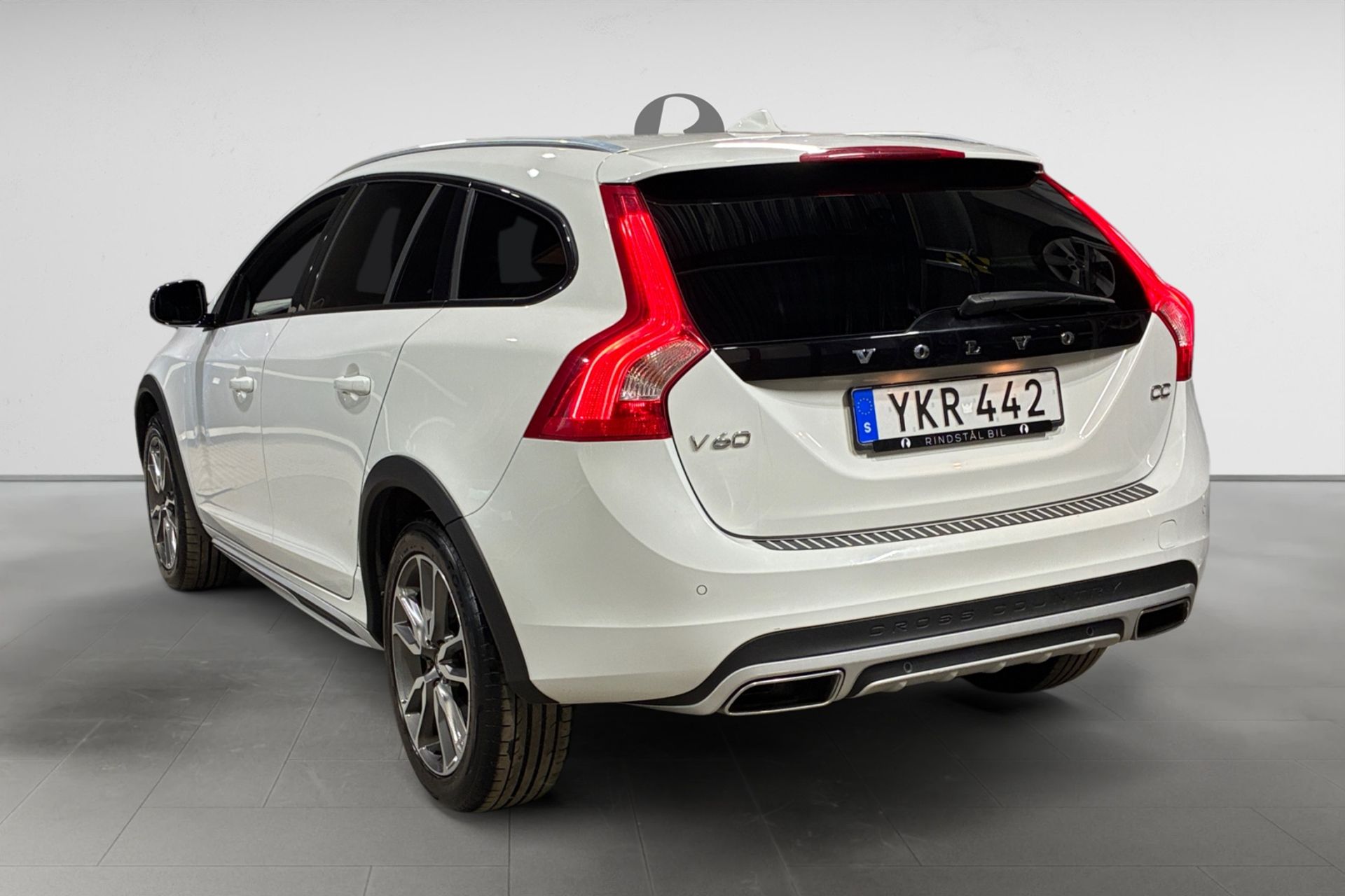 Volvo V60 Cross Country 2017, photo 4/25