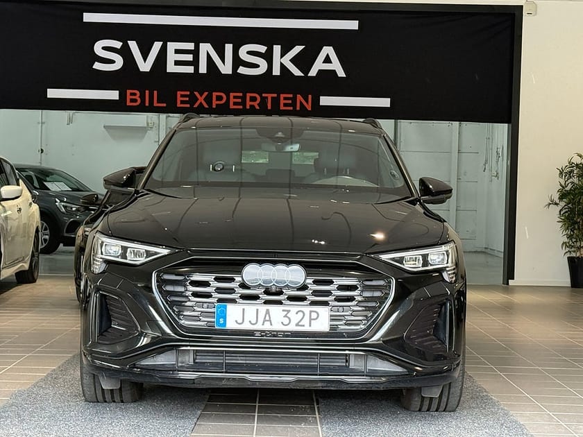 Bild 4 av Audi Q8 55 e-tron quattro q8-e-tron 408hk Q/S-Line/Panorama/Drag /B&O/Luftfjädring / 360°