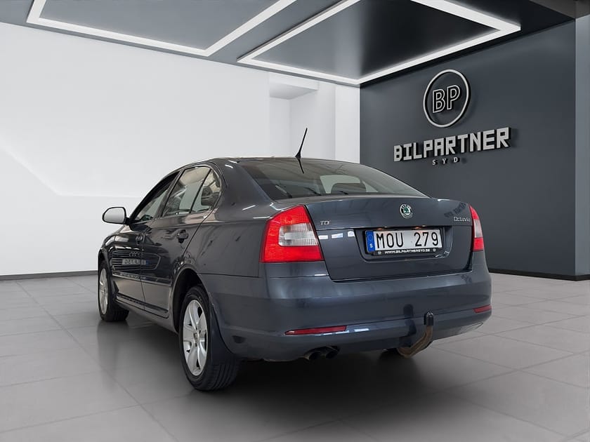 Bild 5 av Škoda Octavia Skoda 2.0 TDI DPF Elegance/Fullservad/S+V-Däck/Besiktad/Drag