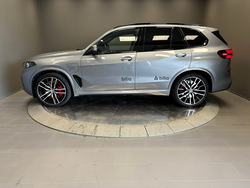 Bild 2 av BMW X5 xDrive50e M Sport Business edition Drag Travel DEMO