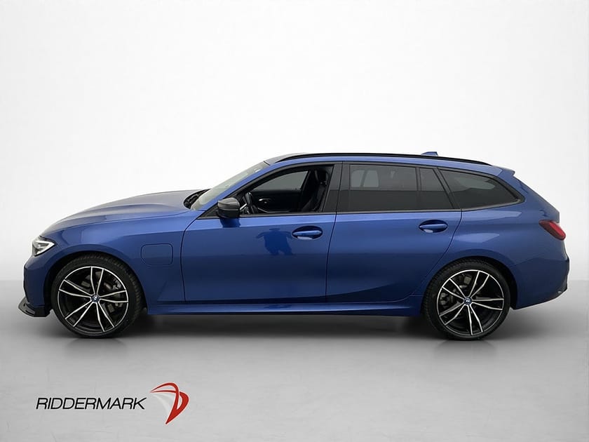 Bild 4 av BMW 330e xDrive Touring 292hk M-Sport Navi Kamera HuD