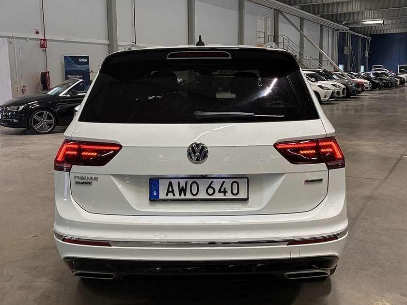 Bild 5 av Volkswagen Tiguan Allspace 7-sätes 7-sits 2.0TDI 4M R-Line | Rattvärme | Drag | Värmare