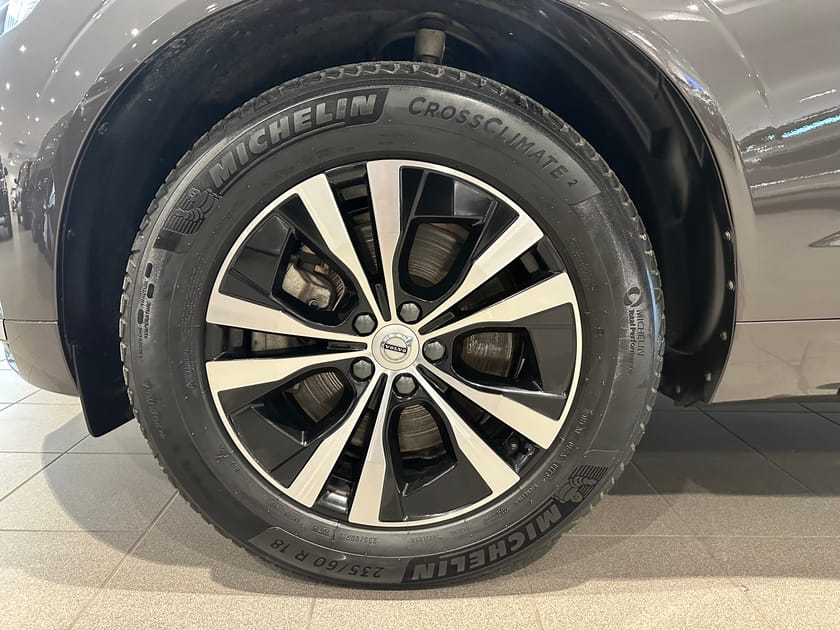 Bild 3 av Volvo XC60 Recharge T6 Core Bright / Panoramatak / Backkamera / Navigation