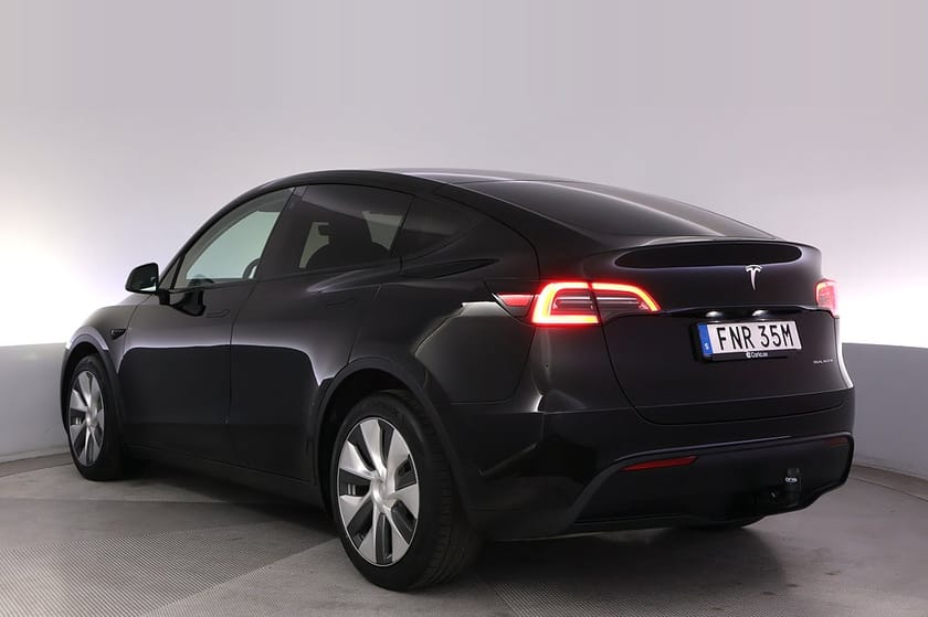 Bild 4 av Tesla Model Y Long Range AWD Autopilot Pano Drag