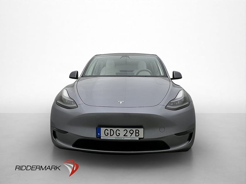 Bild 3 av Tesla Model Y Long Range AWD Svensksåld Panorama MOMS Drag