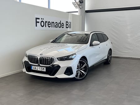 BMW i5 xDrive40 Touring M Sport Rattvärme Drag Comfort Access
