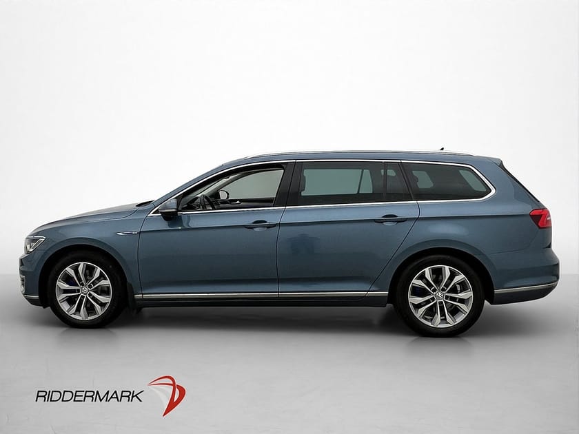 Bild 4 av Volkswagen Passat Variant GTE 1.4 TSI Pano Cockpit Kamera Navi Drag