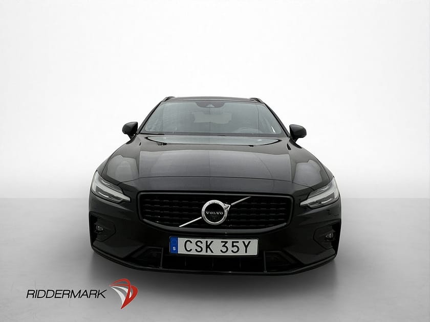 Bild 2 av Volvo V60 B3 R-Design Panorama H/K 360° CarPlay P-sensorer