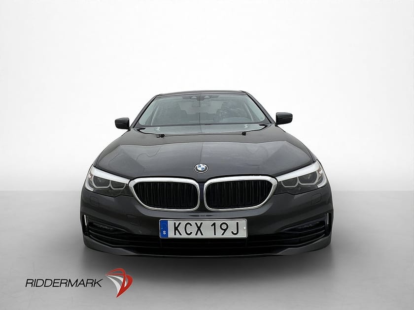Bild 2 av BMW 530e xDrive iPerformance Sedan 252hk Sport line Kamera CarPlay HiFi Ambient