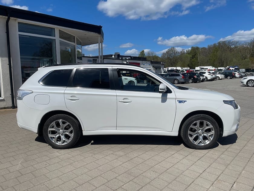 Bild 4 av Mitsubishi Outlander PHEV CVT Business 203 hk