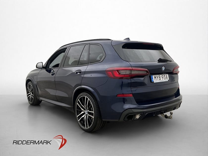Bild 5 av BMW X5 xDrive45e iPerformance 394hk M-Sport Pano B&W HuD Luftfjäd.