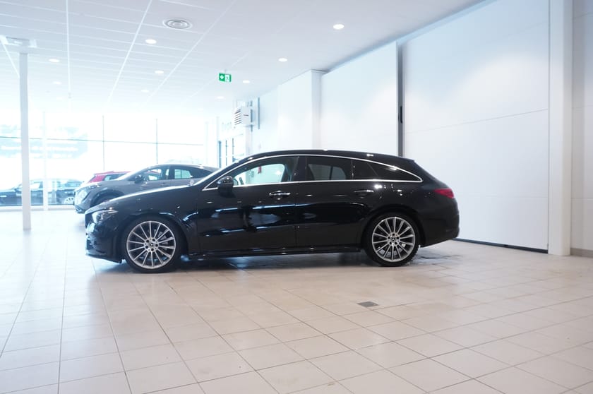 Bild 3 av Mercedes-Benz CLA 220 d Shooting Brake Cla220   AMG Line Panorama