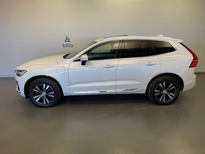Bild 2 av Volvo XC60 Recharge T6 Core Edition / Läder / Dragkrok / Panoramaglas tak /