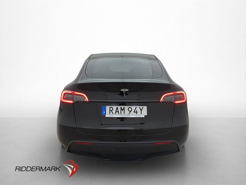 Bild 4 av Tesla Model Y Standard Range RWD Pano Moms Kamera AP Skinn Navi