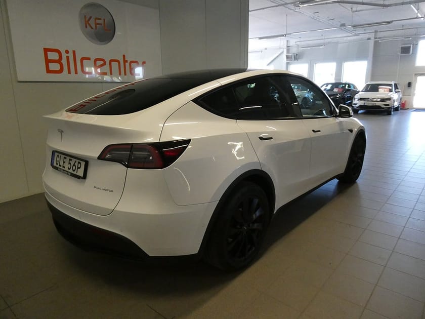 Bild 5 av Tesla Model Y Long Range AWD Värmare-Drag-Skinn-Panorama-Navi-360°