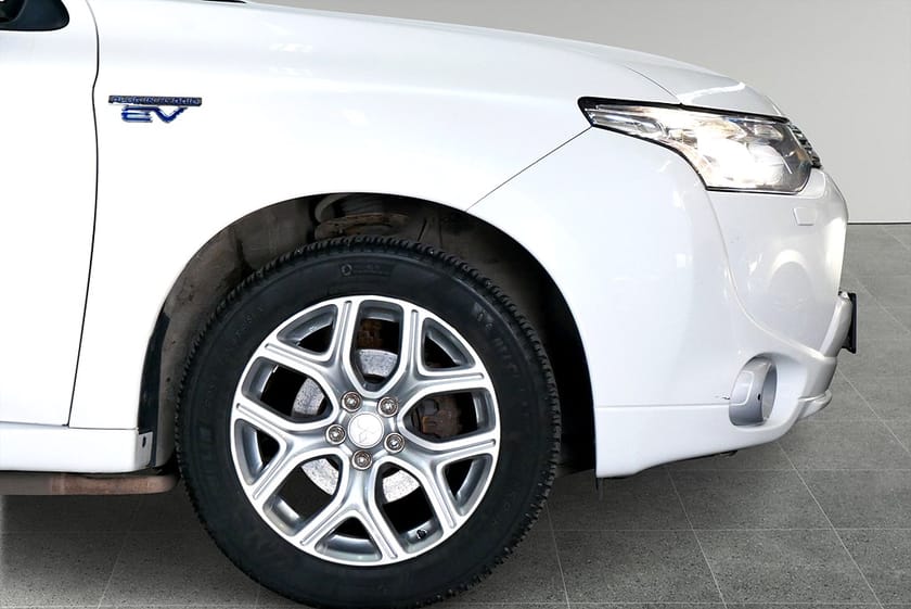 Bild 5 av Mitsubishi Outlander PHEV Business 4WD | 979 kr/mån | Plug-In Hybrid | DragMitsubishi CVT, 203hk, 2014
