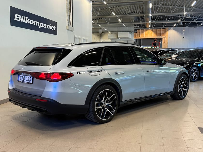 Bild 3 av Mercedes-Benz E 300 de 4MATIC All-Terrain All-Terrain, Massage, Burmester, 20"