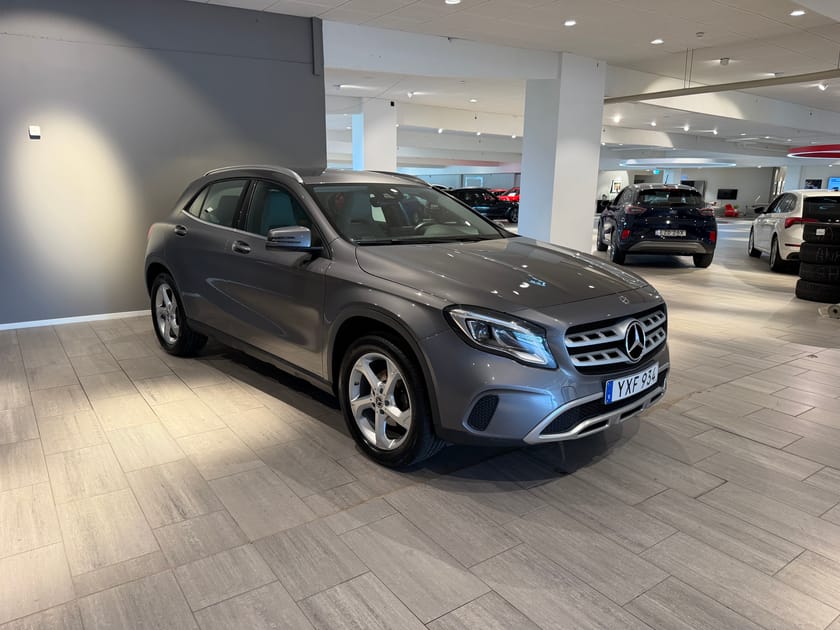 Bild 3 av Mercedes-Benz GLA 200 Drag V-hjul Backkamera