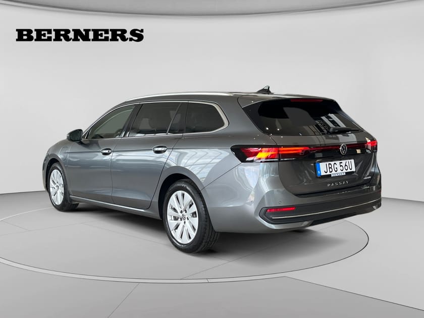 Bild 3 av Volkswagen Passat Variant eHybrid 1.5 TSI OPF DSG  272 hk/Drag/Värmare