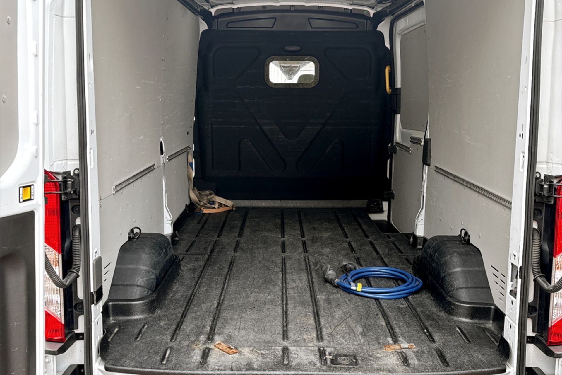 Ford E-Transit 2022, kuva 7/7
