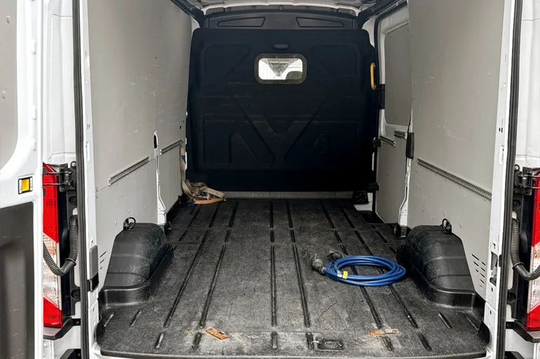 Ford E-Transit 350