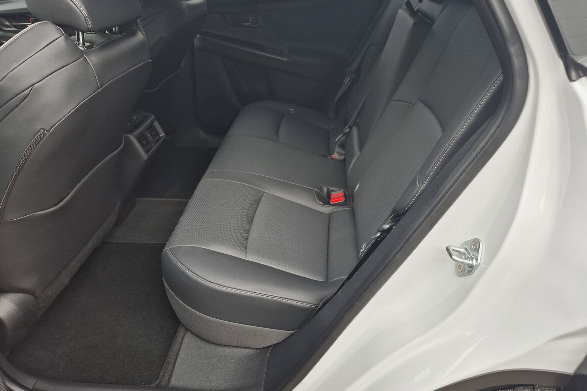 Toyota bZ4X 73.1 kWh AWD Executive 2025, bild 7/10