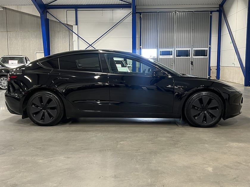 Bild 2 av Tesla Model 3 Long Range AWD 498 HK / Leasebar / Premium / Panorama / Ventiler