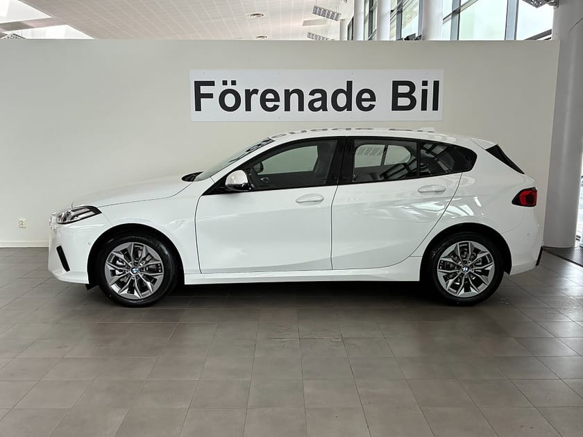 Bild 3 av BMW 120 Automat Backkamera 17" Drive/Park Assist