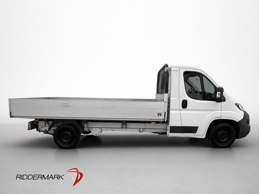 Bild 2 av Peugeot Boxer Chassi Cab 2.0HDi Ny-Kamrem D-ärm 3-Sits Dragkrok Moms