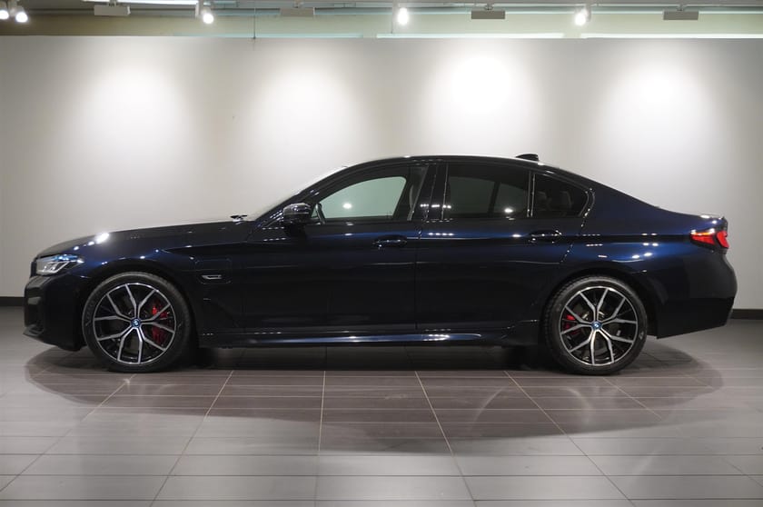 Bild 4 av BMW 545e xDrive Sedan M Sport Headup H K PA Drag
