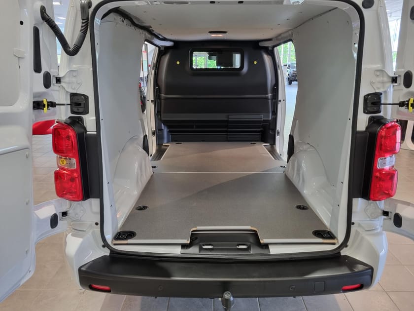 Bild 3 av Toyota Proace L1 LONG 2,2D 180 HK AUTO PROFESSIONAL 2 DÖRRAR