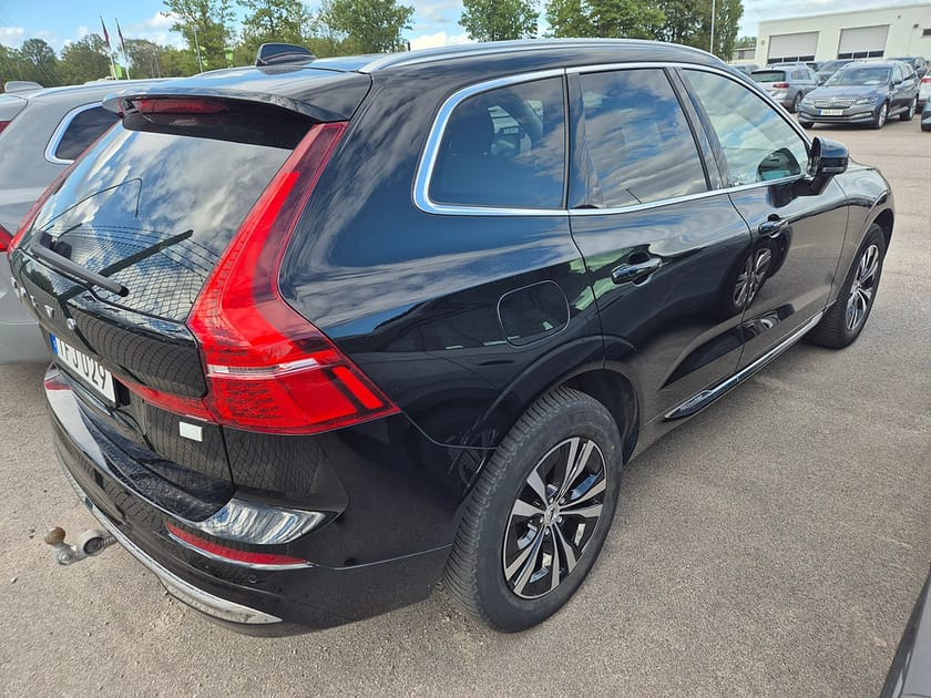 Bild 2 av Volvo XC60 T6 Recharge Core Bright plug in AWD 350HK 4x4 Panorama