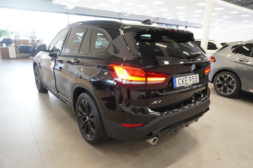 Bild 4 av BMW X1 xDrive25e Sport Line Navi Head-Up HiFi LED