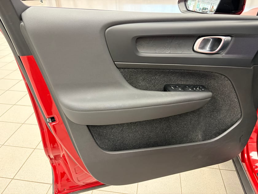 Bild 5 av Volvo C40 Recharge Core | Drag |