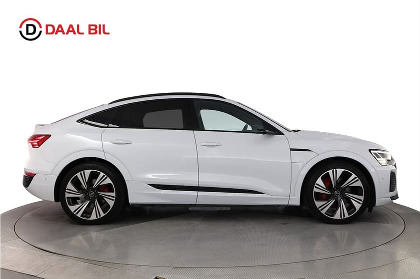 Bild 5 av Audi Q8 Sportback 55 e-tron quattro 408HK S-LINE B&O® PANO LUFTFJÄD