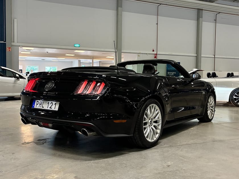 Bild 3 av Ford Mustang GT Cabriolet V8 Aut 421Hk | Performance pack | Borla